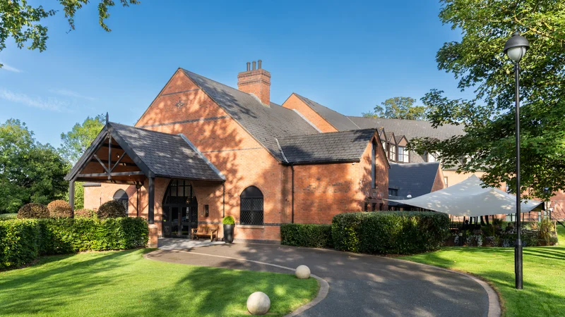 Win 1-Night B&B, 3-Course Dinner & Glass of Prosecco at The Clandeboye Lodge